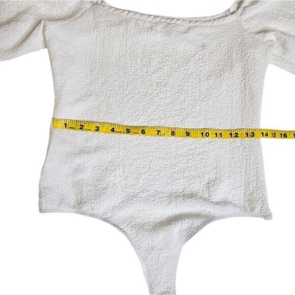 ASTR white crepe puff sleeve square neck body suite size medium - Picture 14 of 14